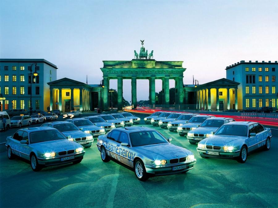  BMW 750hL CleanEnergy Concept 2000 года  (фото 3 из 16)
